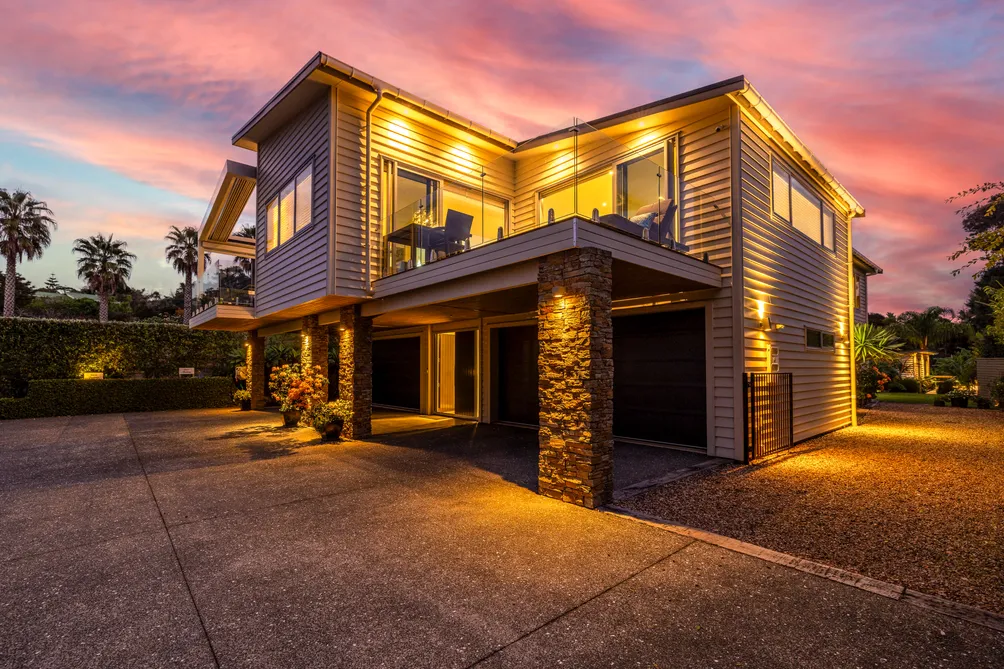 Glamorous retreat with revenue complete!