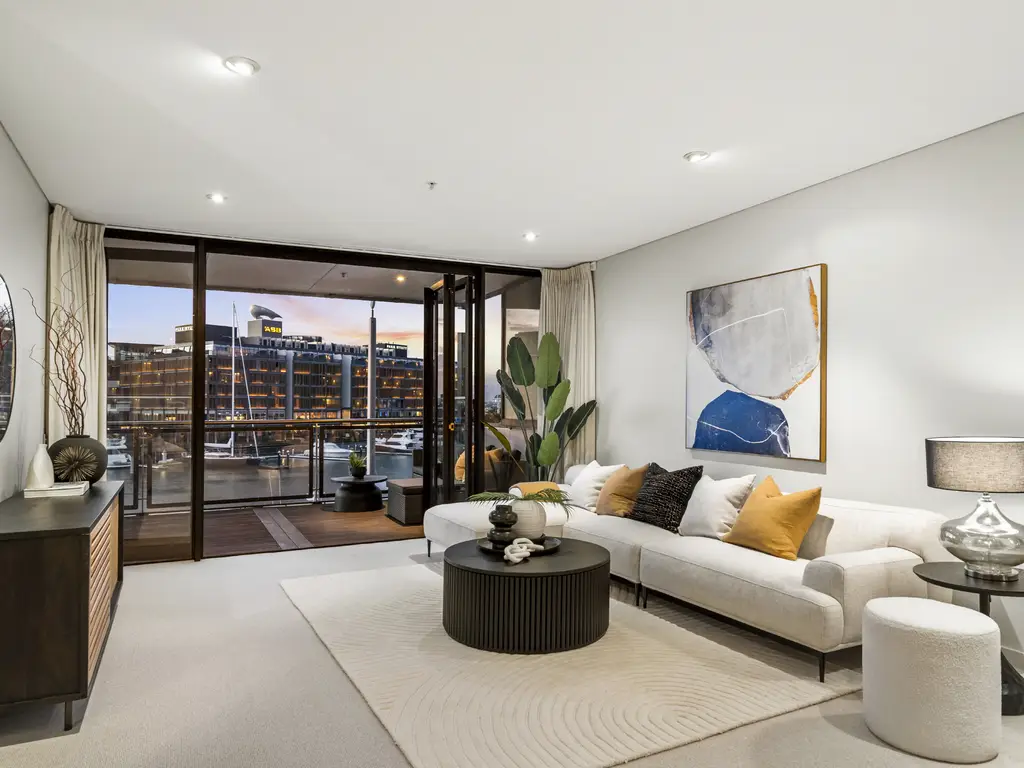 309-121 Customs St West-55