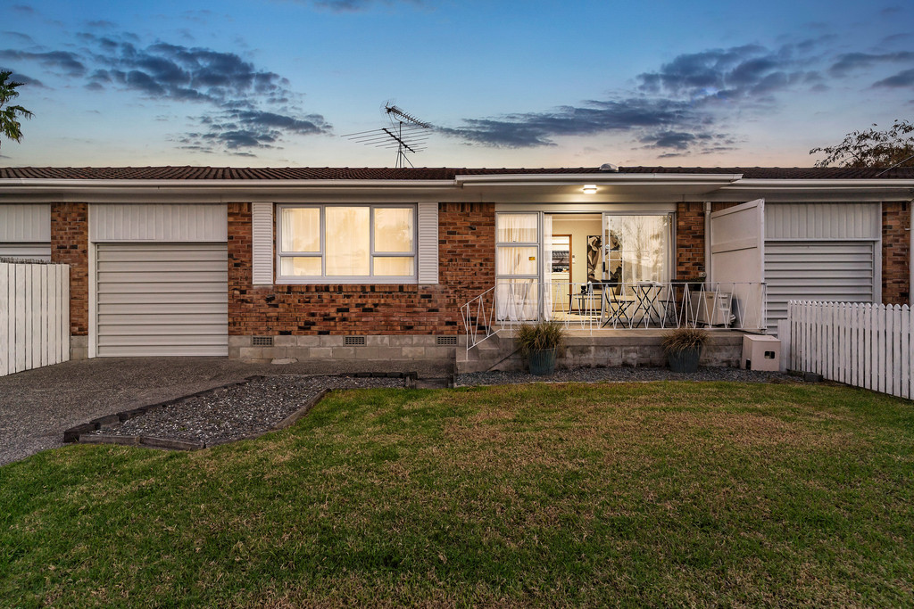 Effortless Coastal Living – Downsize or Invest