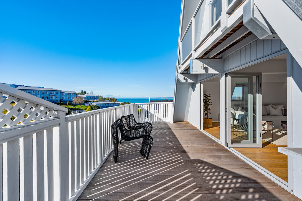 Sea Views - Private Hill Haven
