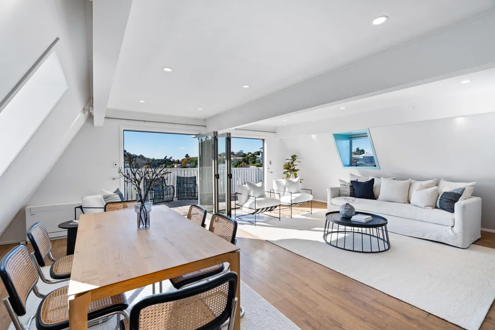 Sea Views - Private Hill Haven
