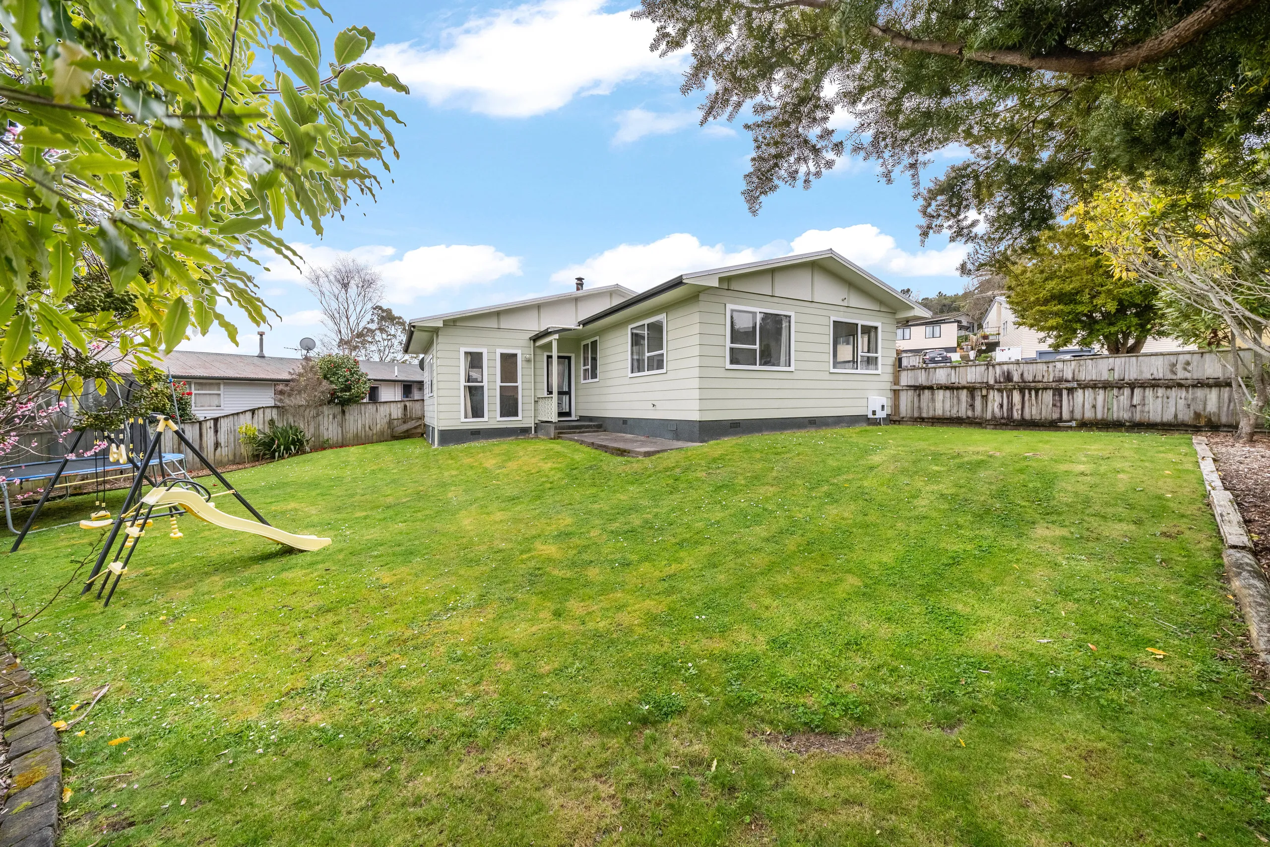 5 Edelweiss Grove, Timberlea, Upper Hutt City
