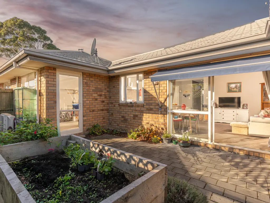 9-466FerryRoadTwilight