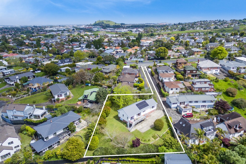 Coastal Living with Future Potential in St Heliers