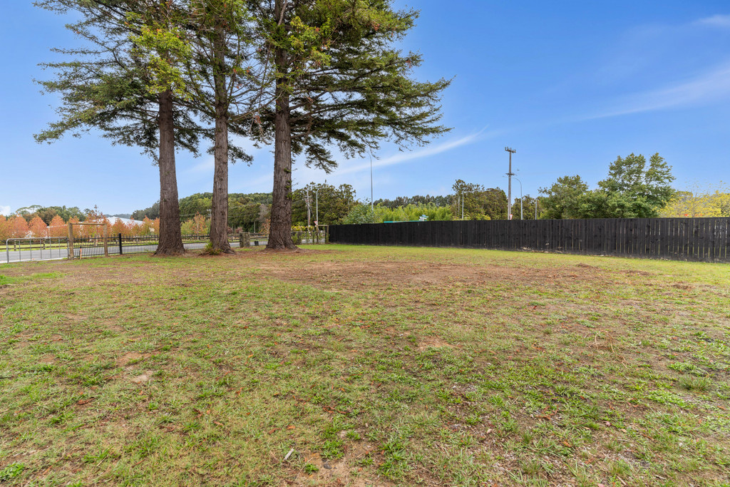 Flat Site in Top Location- Easy build, Ready to Go