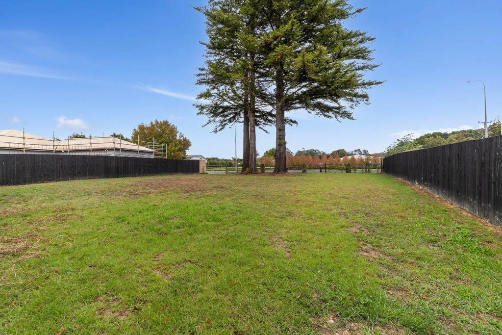 Priced to sell-Flat, Fenced with Services -Lets Go