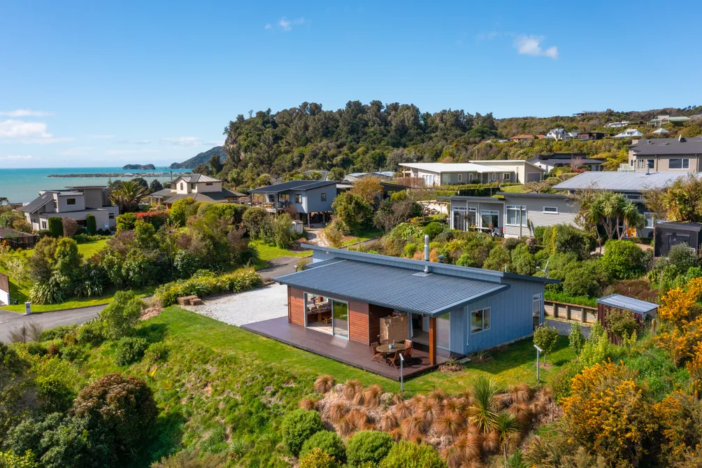 Peaceful Coastal Living in Pohara