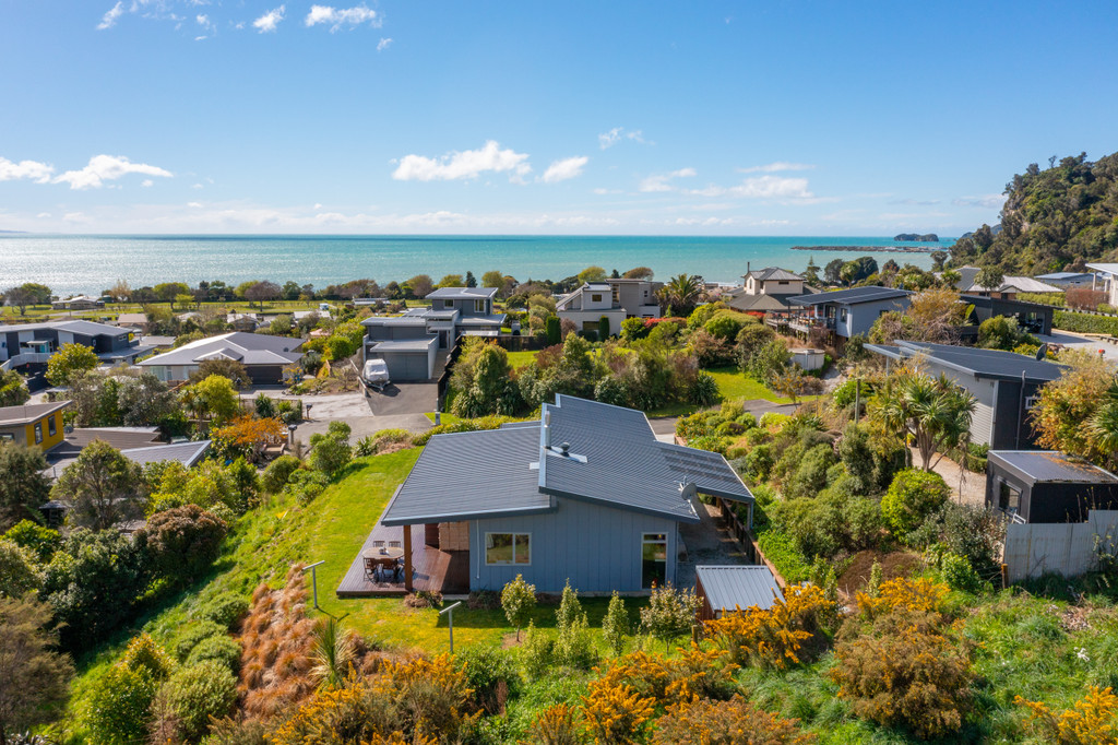Peaceful Coastal Living in Pohara