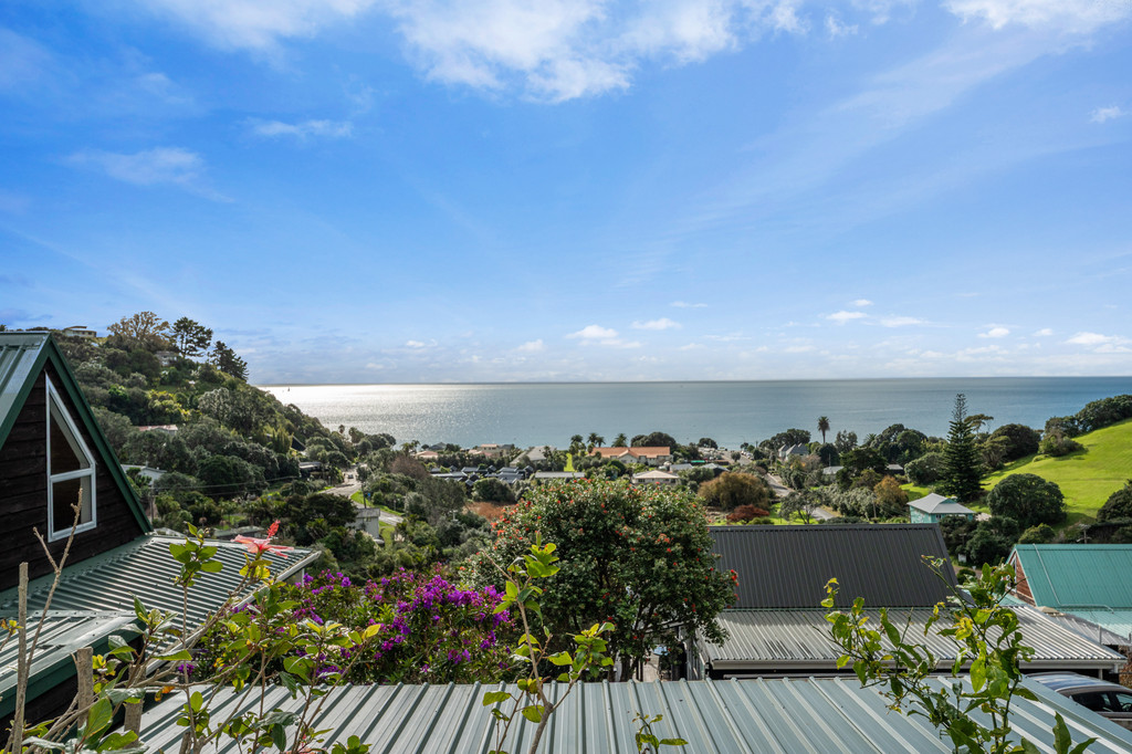 Onetangi Gem – Sea Views, Sun & Income Potential