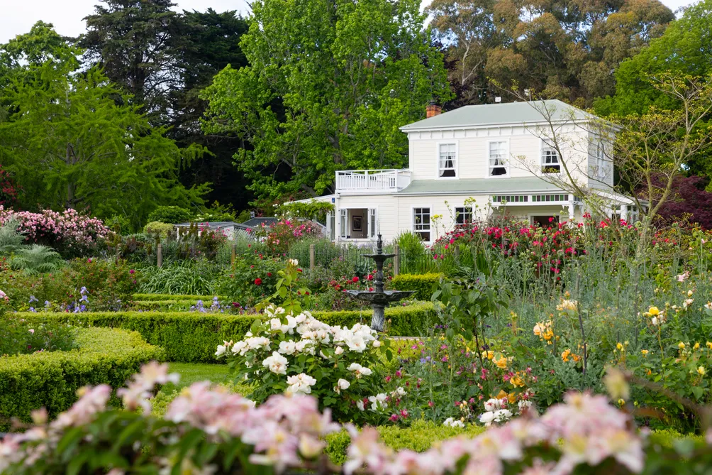 Majestic Greenhaugh Gardens – A Timeless Estate