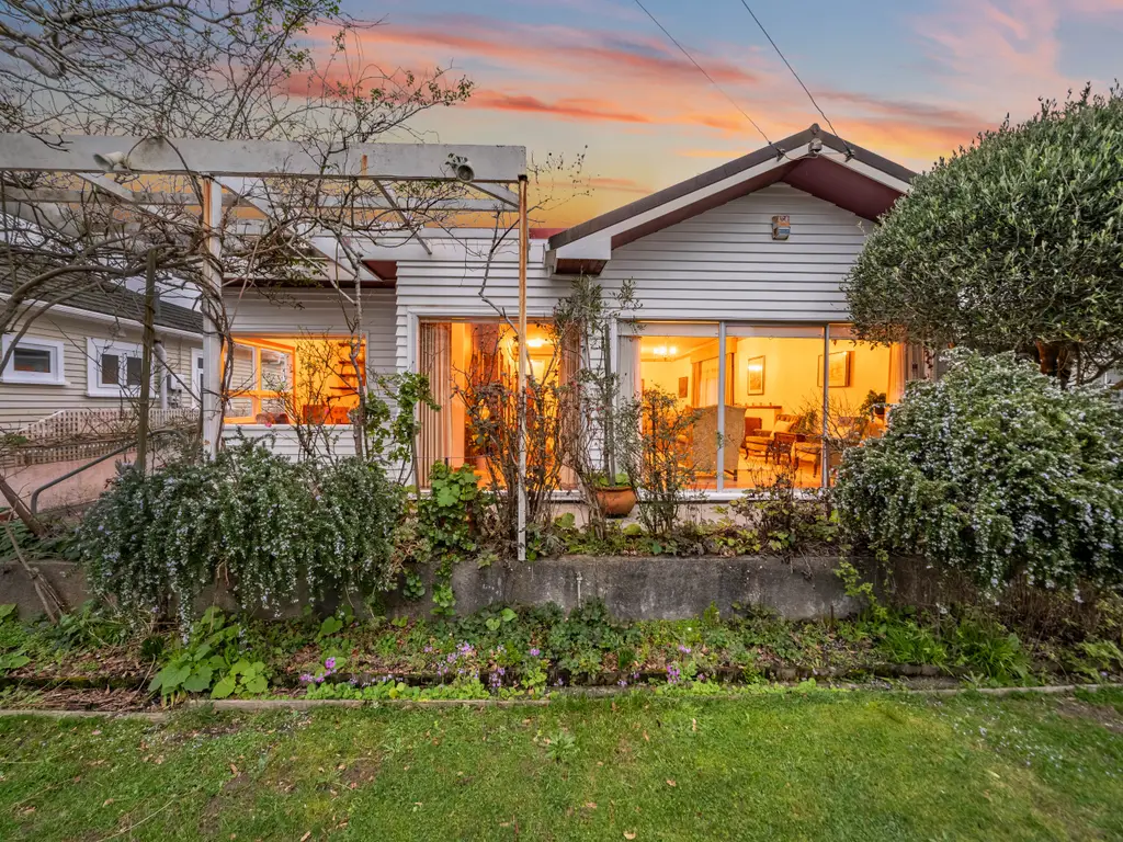 01 - Ropata Crescent (35) - Twilight