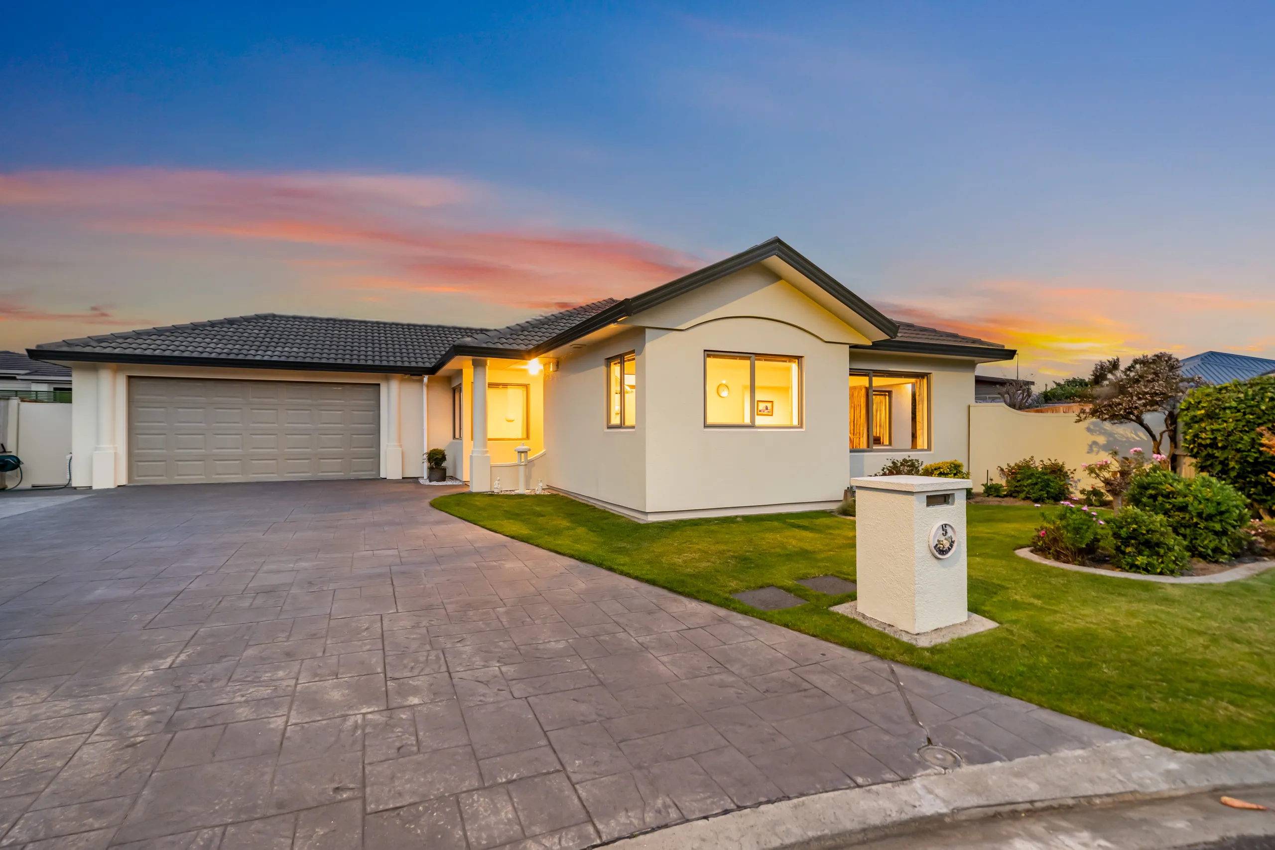 5 Rosebank Place, Avalon, Lower Hutt City