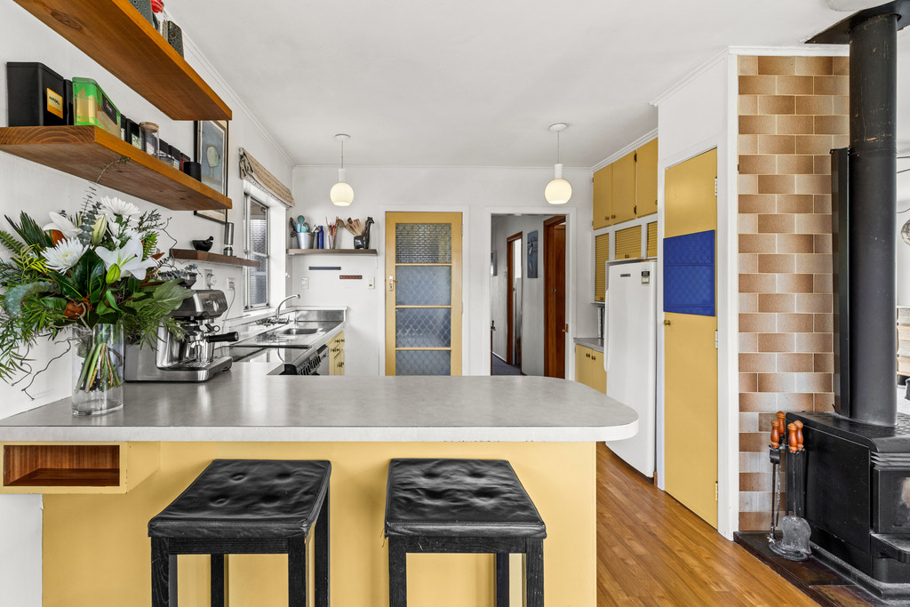 60s Classic, Coastal Lifestyle Appeal