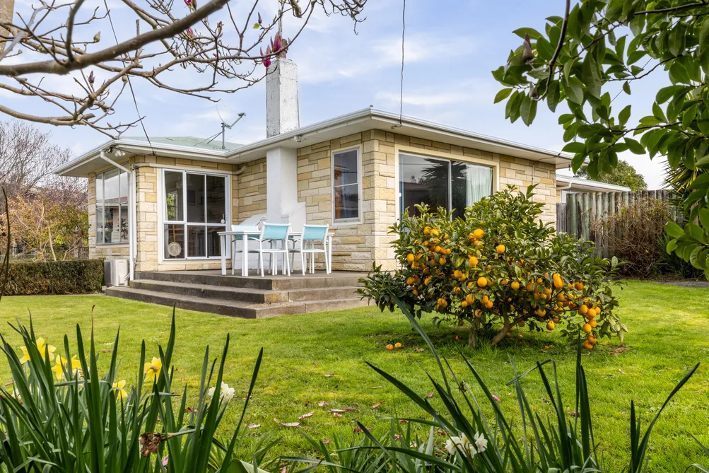 60s Classic, Coastal Lifestyle Appeal
