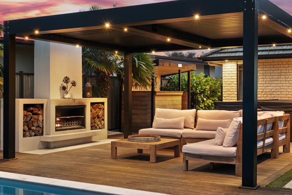 Stylish Family Home with Pool & Studio in Oaklands
