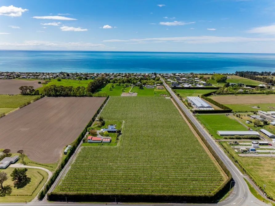 Complete Lifestyle. Two Homes, Pool and Income