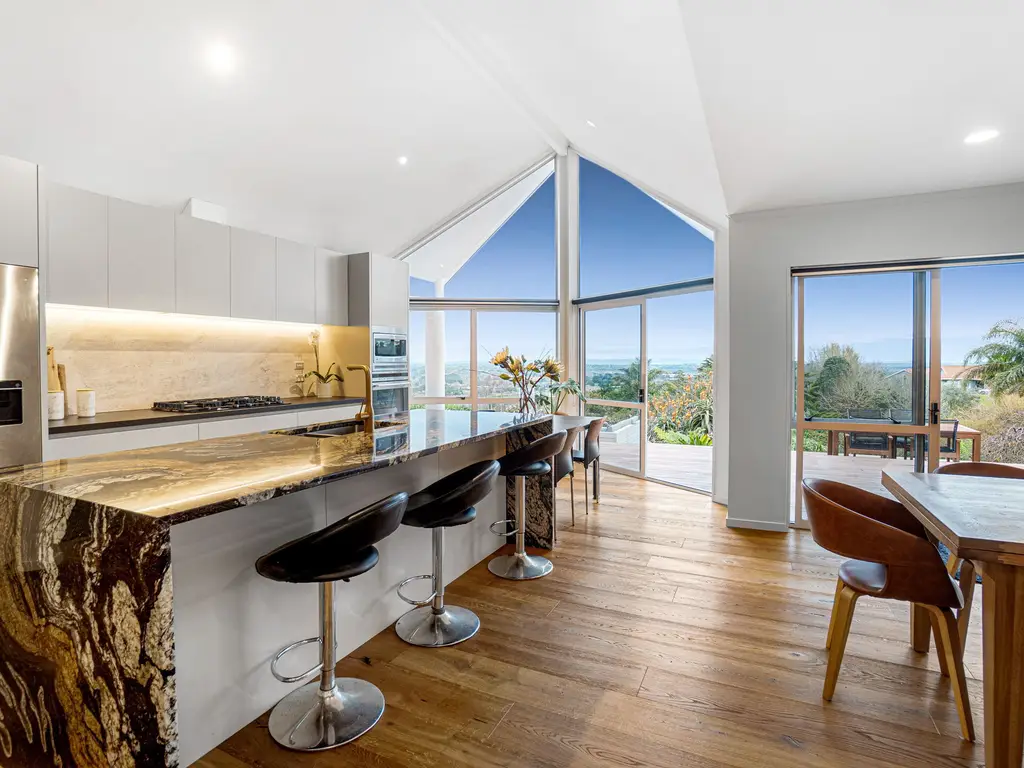37-web-or-mls-175 MacWhinney Drive-26