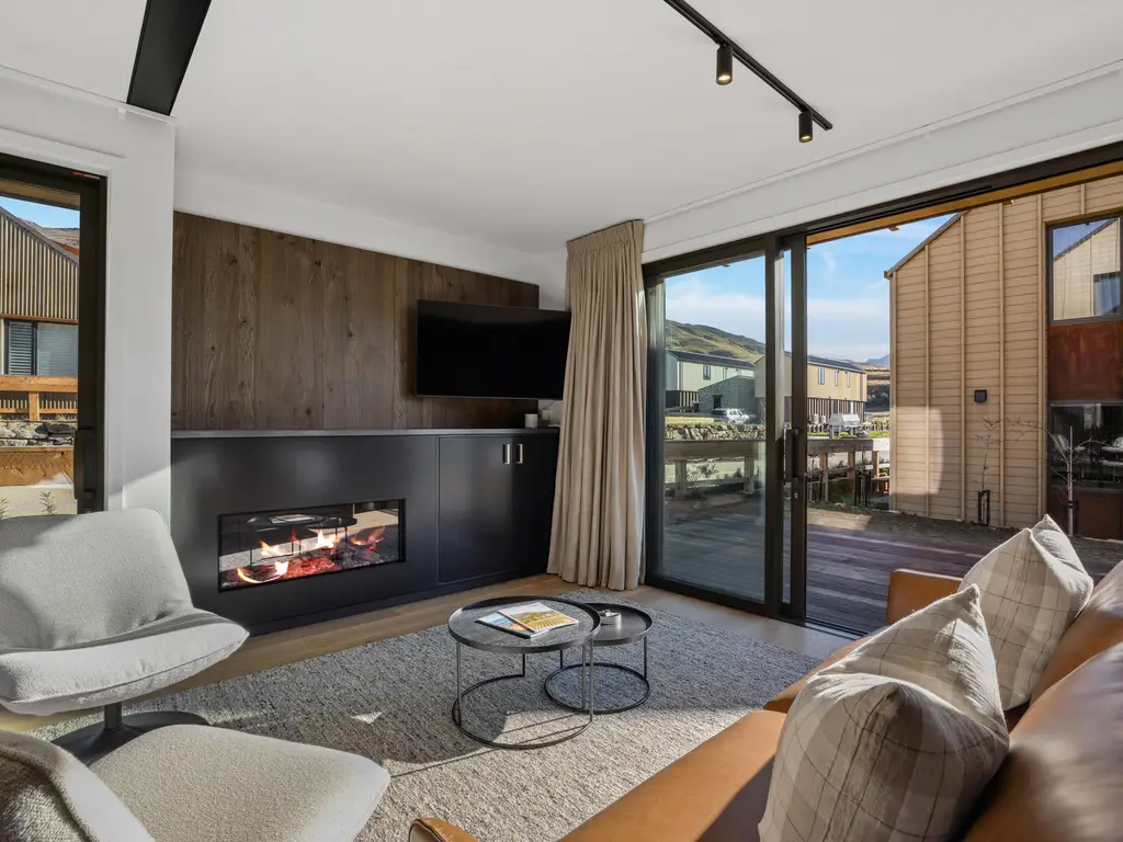 022_Open2view_ID593199-36_Lee_ave
