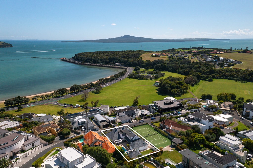 Opulent Entertainer’s Haven