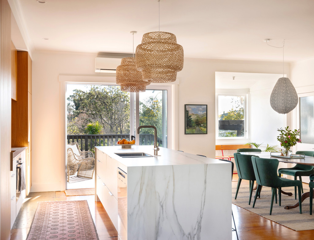 Stylish Character, Premium Location