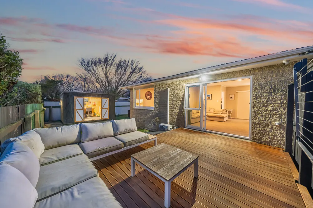 Sun-Filled, Double Glazed Gem with Bonus Cabin