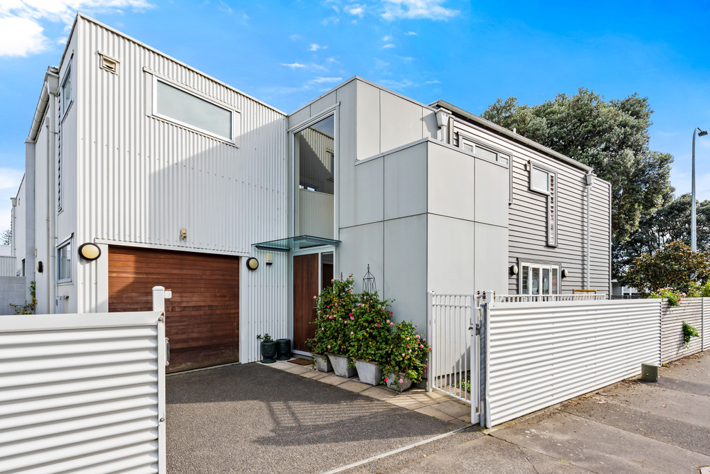 Lock-and-Leave Luxury in Sought-After Ahuriri