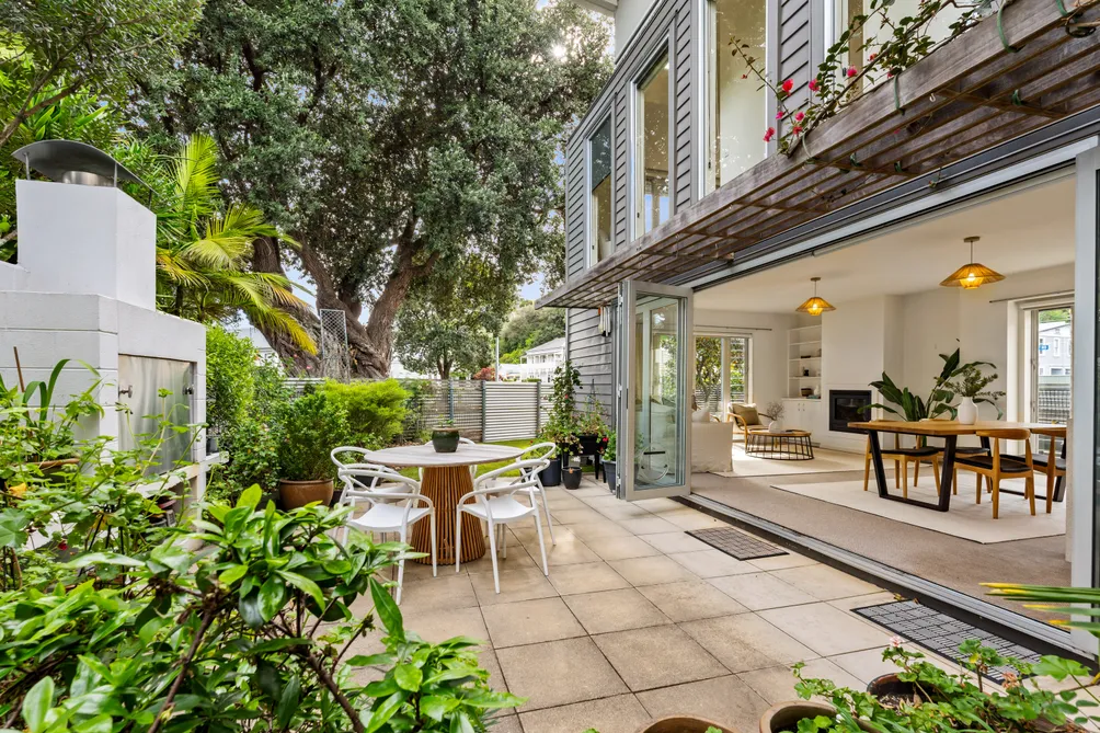 Lock-and-Leave Luxury in Sought-After Ahuriri