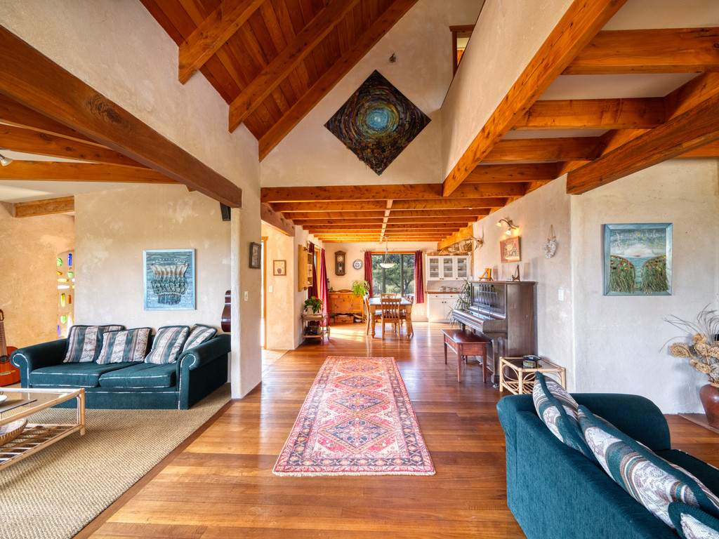 Exclusive Russell Retreat: Space, Serenity, Style