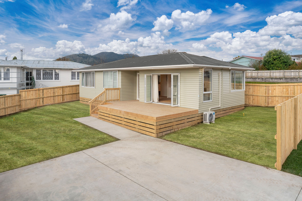 Easy Living with Modern Touches and North-Facing Deck