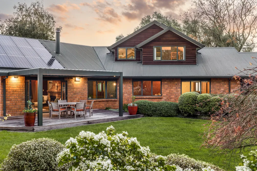 Top Location, Family Oasis, Dream Opportunity!