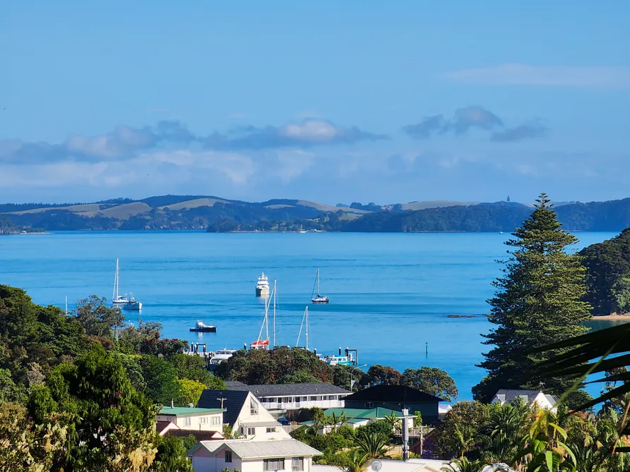 Your Own Slice of Paradise in Paihia!