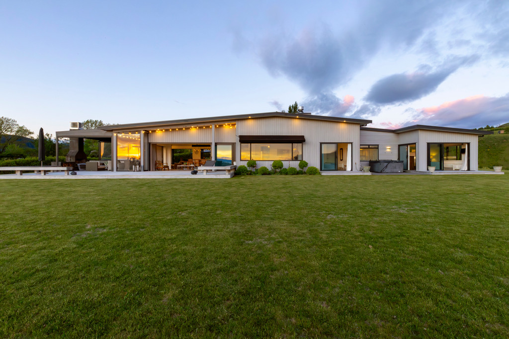 Exceptional Views, Unrivalled Lifestyle