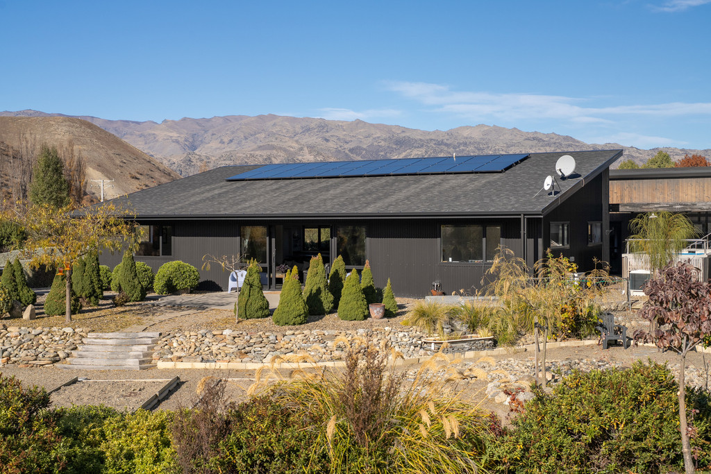 The Complete Lifestyle Package - Space, Pool and Privacy