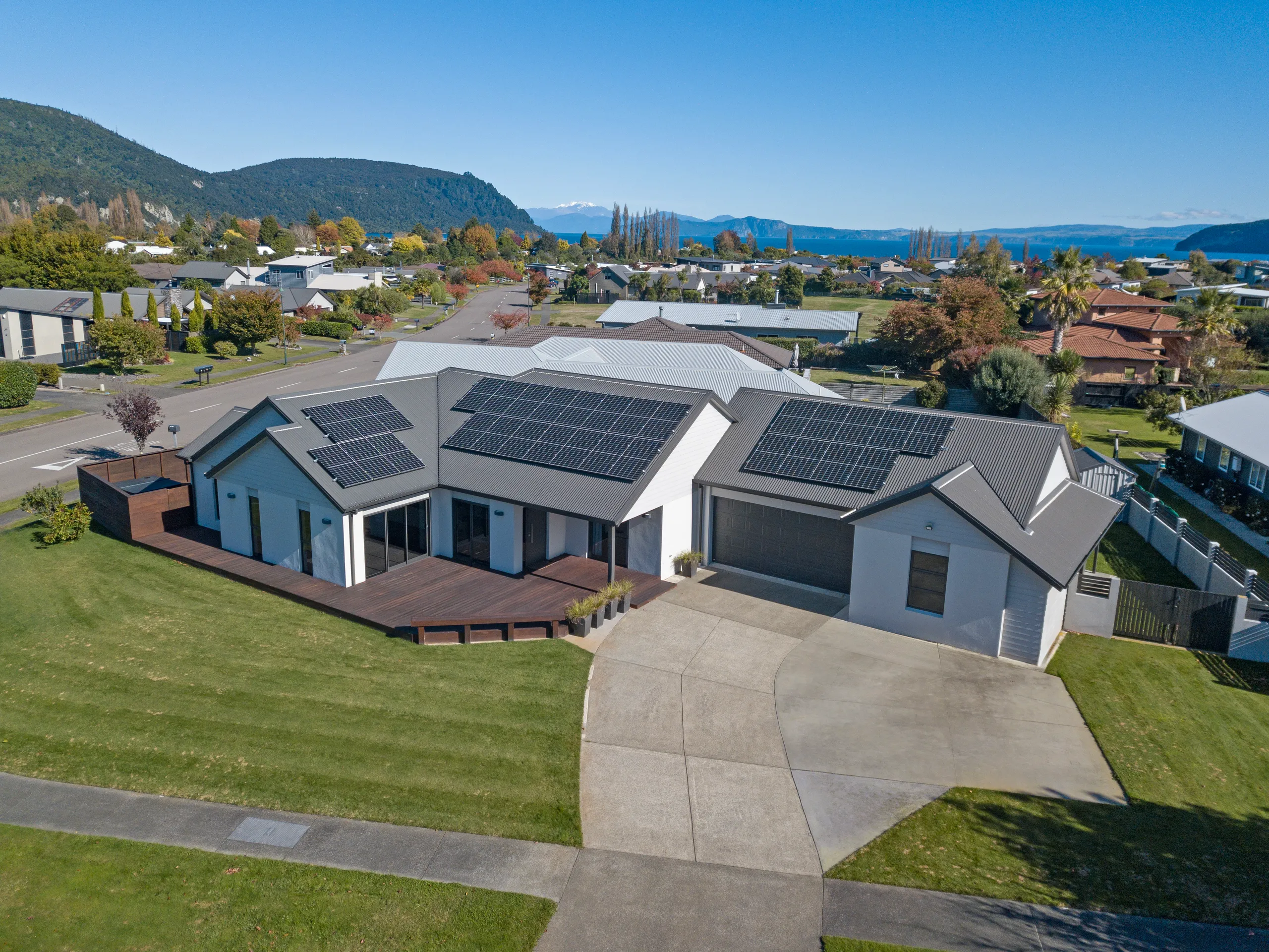 1 Montgomery Crescent, Kinloch, Taupo
