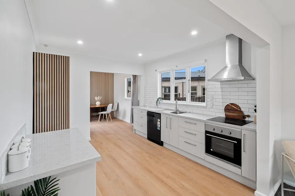 Vacant and Cashmere High Zone!