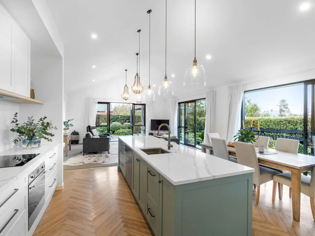 31-web-or-mls-16 Benjamin Place TW-00690