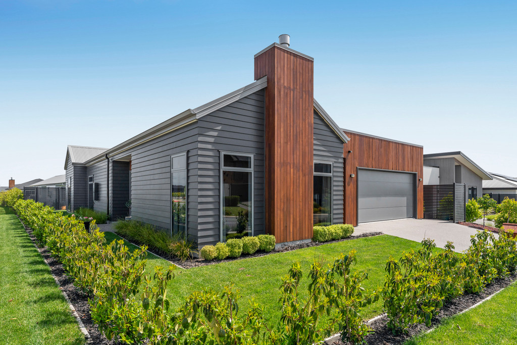 Exciting Opportunity in the Coveted "Kokomea"