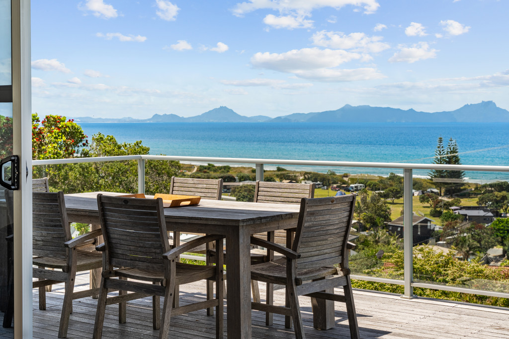 Front-Row Views Over Waipu Cove