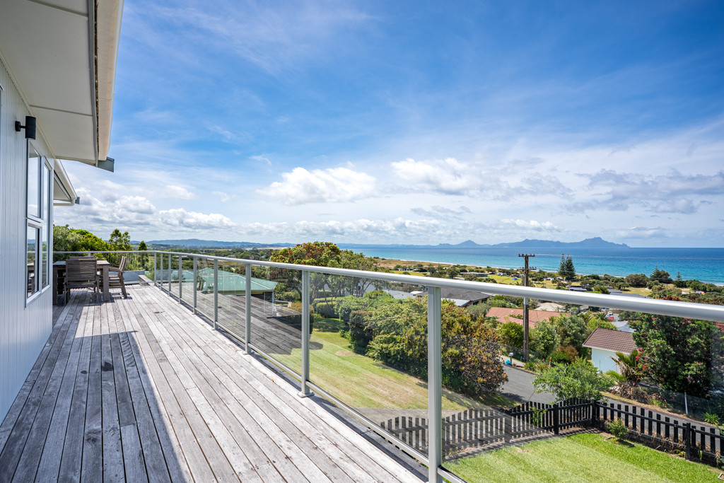 Front-Row Views Over Waipu Cove