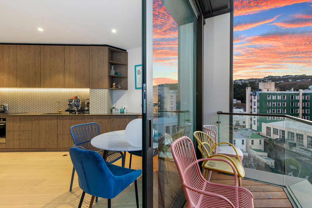 Penthouse Style Perfection, Sun, Space & Style!
