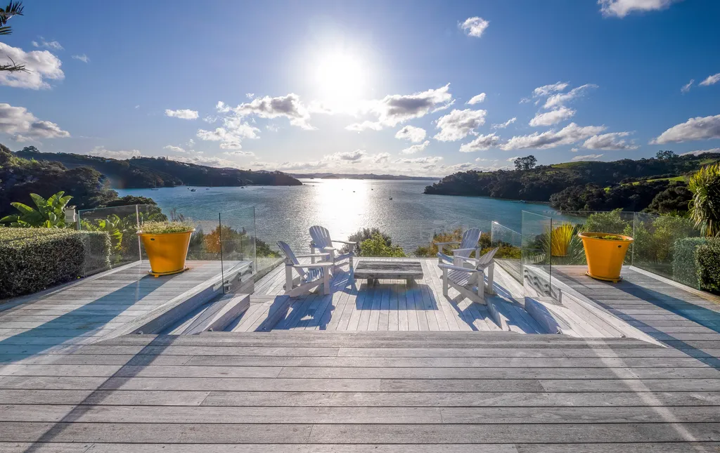 A Secluded Waterfront Haven