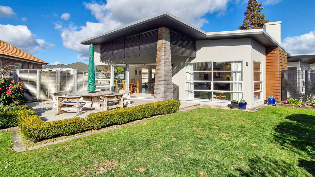 Premium Residence at 'The Oaks'