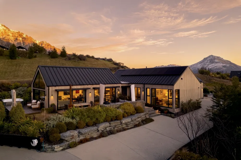 Remarkable Views, Remarkable Living