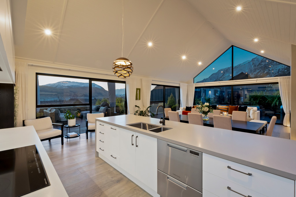 Remarkable Views, Remarkable Living