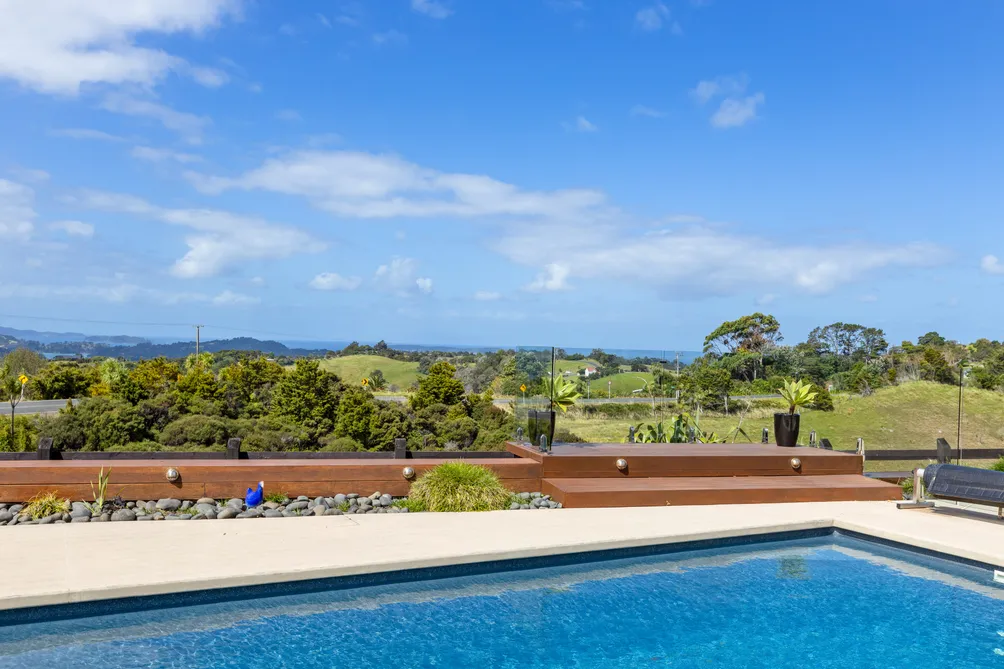 Outstanding Buying in Mahurangi West