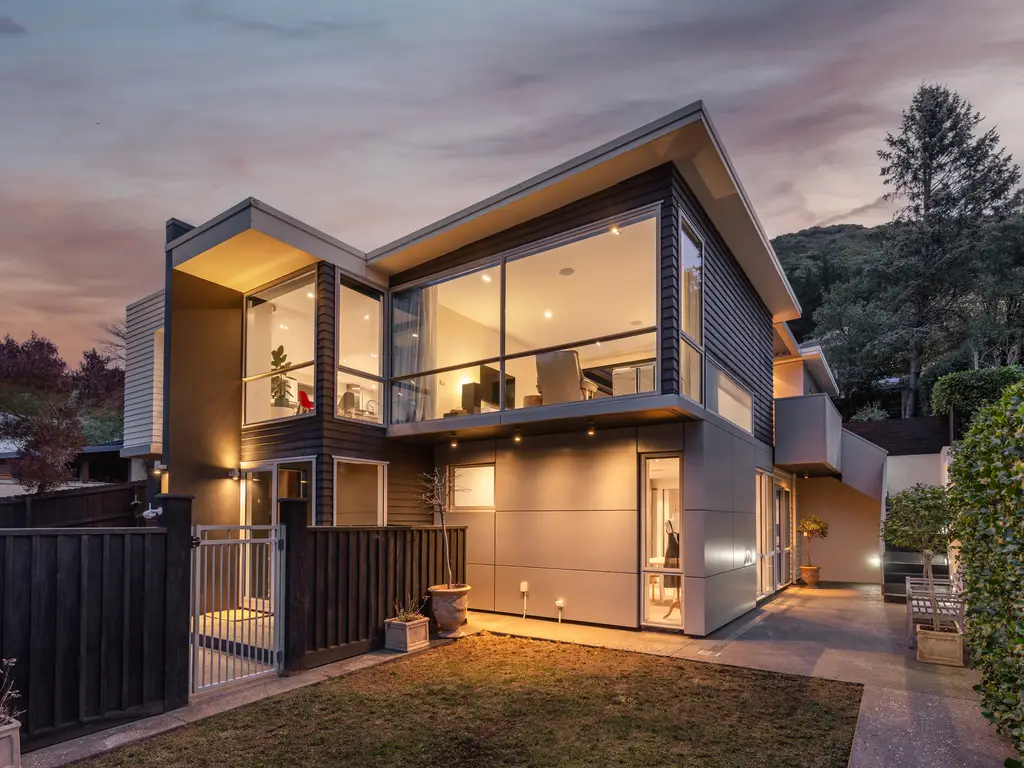 72BowenvaleAvenueTwilight3