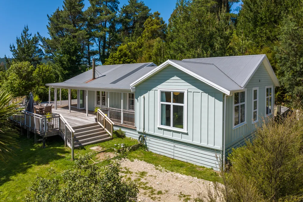 Secluded and sheltered lifestyle property