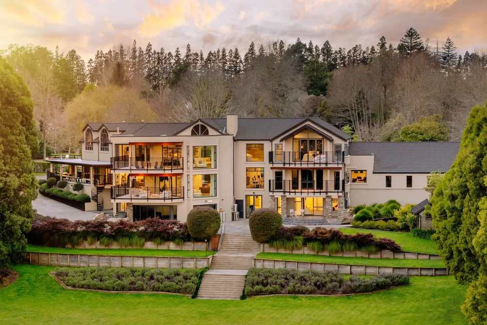 “Te Awa” - Grand Estate Living