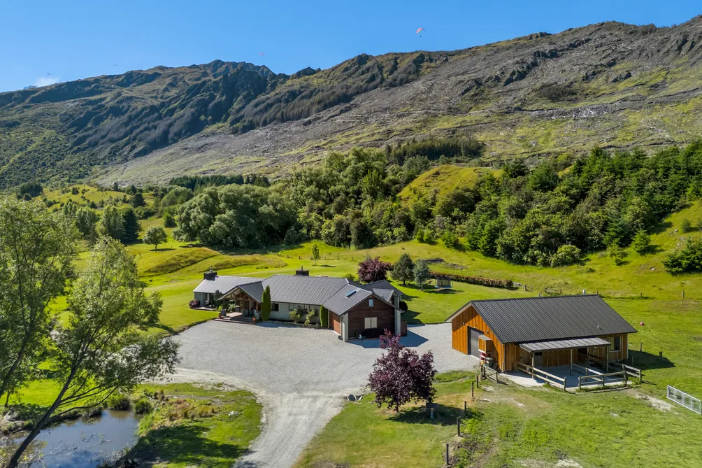 Equestrian Excellence Minutes to Arrowtown