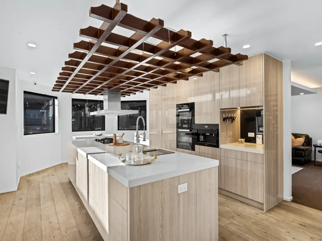 14_SirLincolnDrive_11